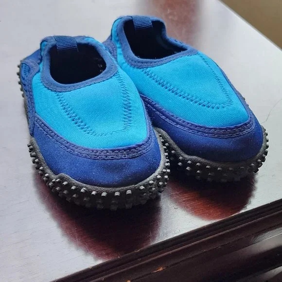 NWOT Airwalk Blue/Black Kids Water Shoes Size 8 - Picture 11 of 15